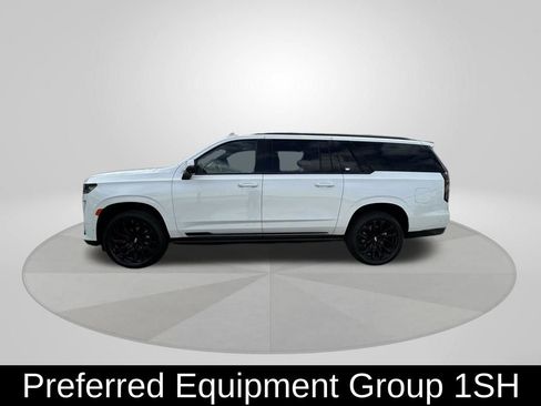 Used 2024 Cadillac Escalade ESV Sport Platinum w/ LPO, ONYX Package image 4