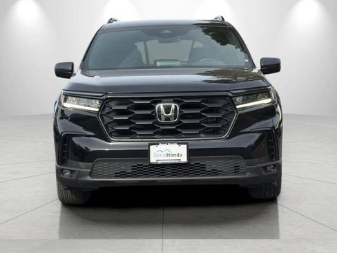 Used 2025 Honda Pilot Sport image 10