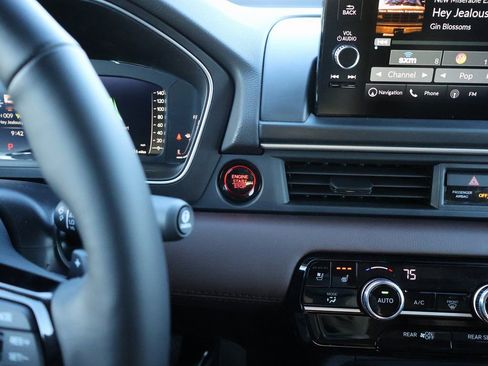 Certified 2025 Honda Pilot Elite image 29