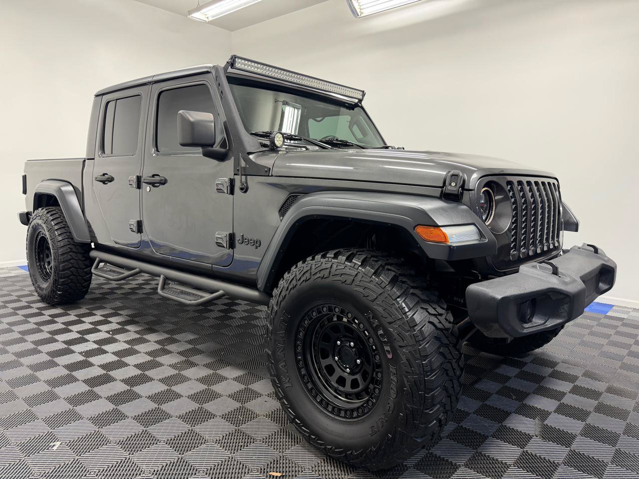 Used 2020 Jeep Gladiator Sport w/ Quick Order Package 24S AWD/4WD image 1