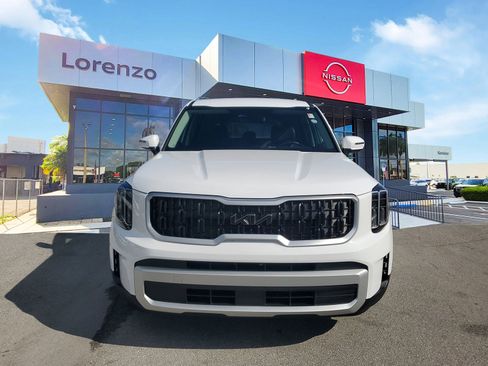 Used 2024 Kia Telluride LX image 2