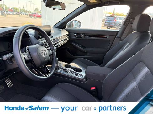 Used 2025 Honda Civic Sport image 2