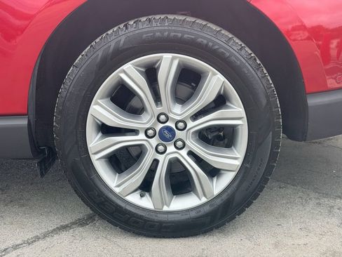 Used 2019 Ford Edge Titanium w/ Equipment Group 301A AWD/4WD image 31