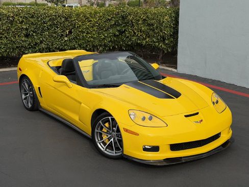 Used 2013 Chevrolet Corvette 427 w/ 1SB Preferred Equipment Group image 2