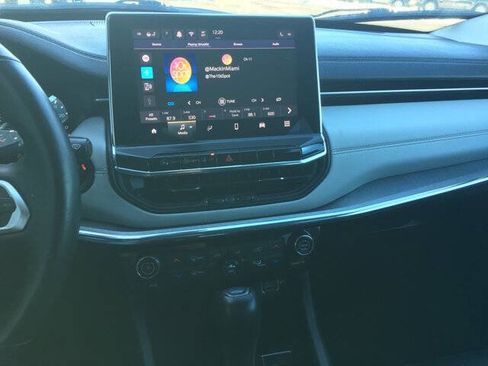 Used 2022 Jeep Compass Limited image 21