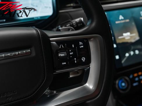 Used 2023 Land Rover Range Rover SE image 32