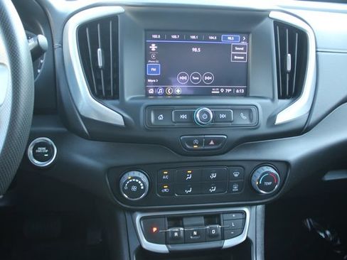 Used 2023 GMC Terrain SLE AWD/4WD image 4