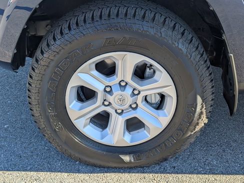 Used 2022 Toyota 4Runner SR5 Premium image 24