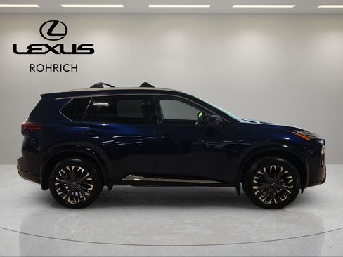 Used 2025 Nissan Rogue Platinum w/ Platinum Premium Package AWD/4WD image 5
