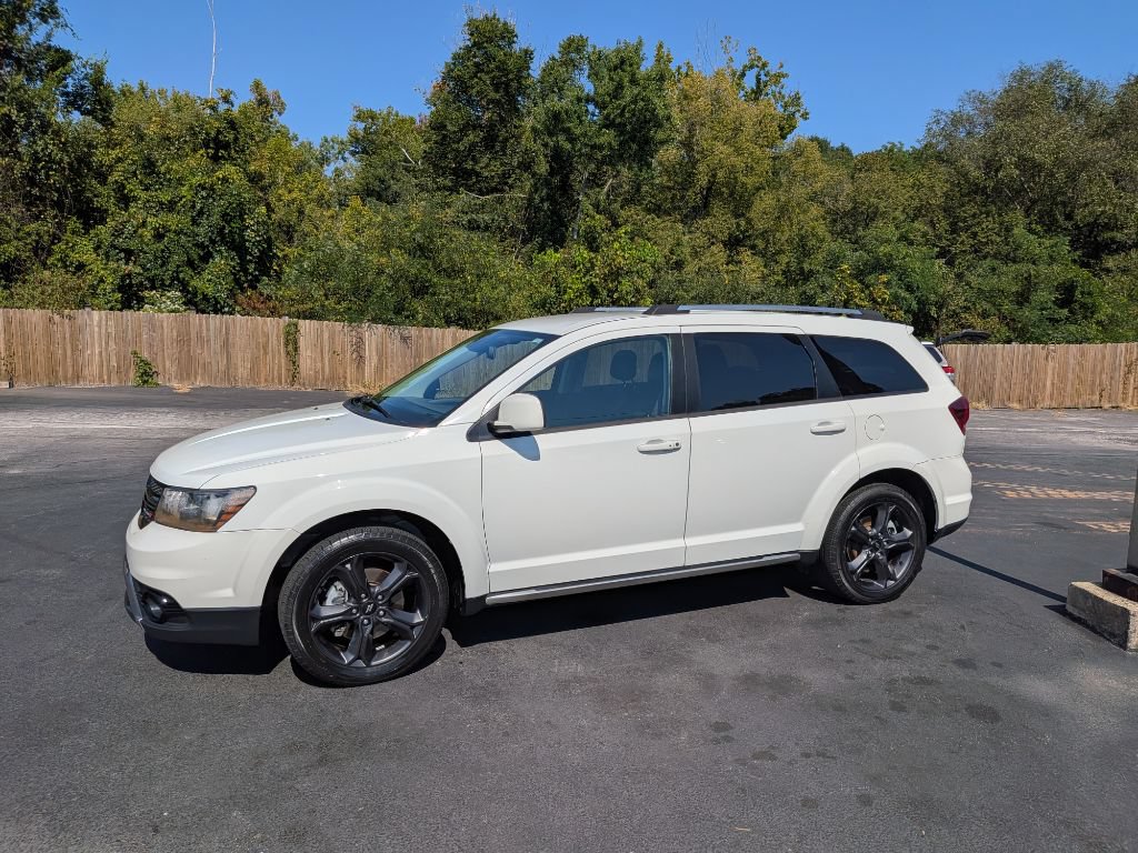 Used 2019 Dodge Journey Crossroad FWD image 2