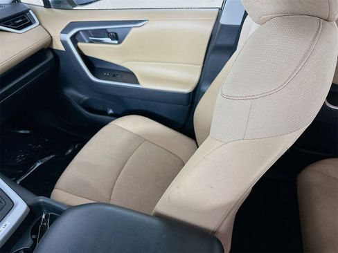 Used 2020 Toyota RAV4 XLE w/ Convenience Package image 23