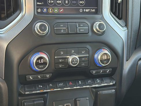 Used 2020 GMC Sierra 1500 SLT AWD/4WD image 11
