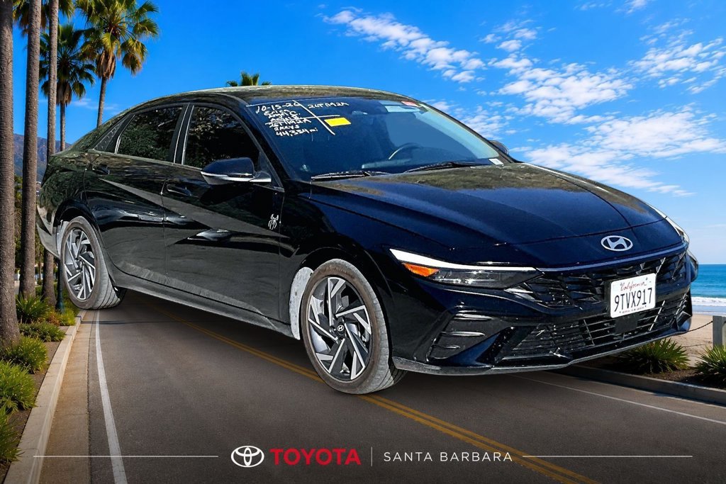 Used 2025 Hyundai Elantra Limited FWD image 1