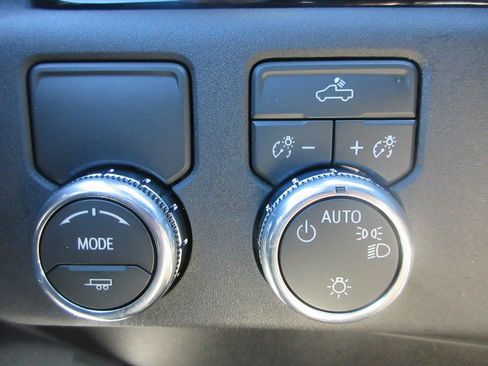 New 2026 GMC Sierra 1500 SLE RWD image 16