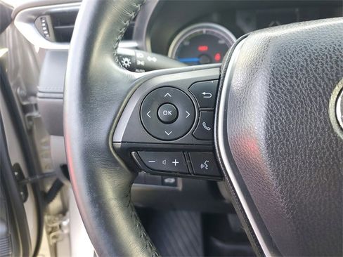 Used 2022 Toyota Venza LE image 26