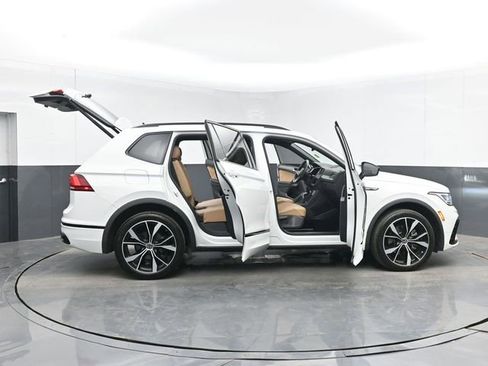 Used 2022 Volkswagen Tiguan SE R-Line FWD image 50