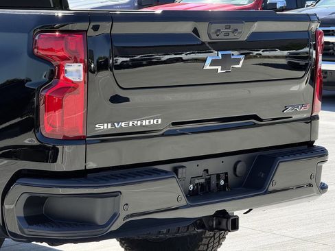 New 2026 Chevrolet Silverado 1500 ZR2 AWD/4WD image 6
