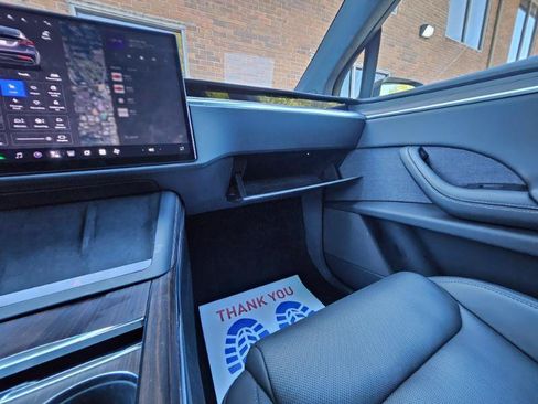Used 2024 Tesla Model X AWD/4WD image 56