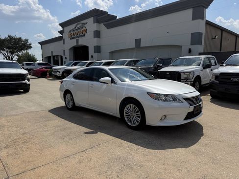Used 2014 Lexus ES 350 w/ Luxury Package FWD image 42