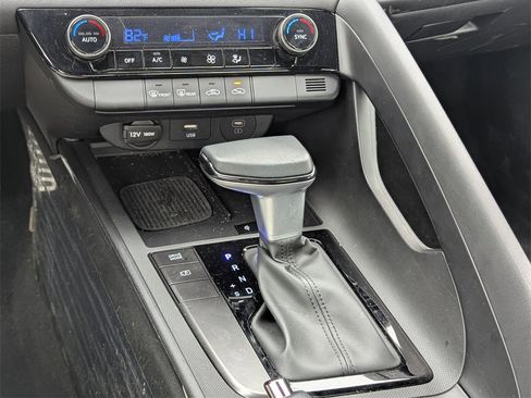 Certified 2025 Hyundai Elantra Sport image 21