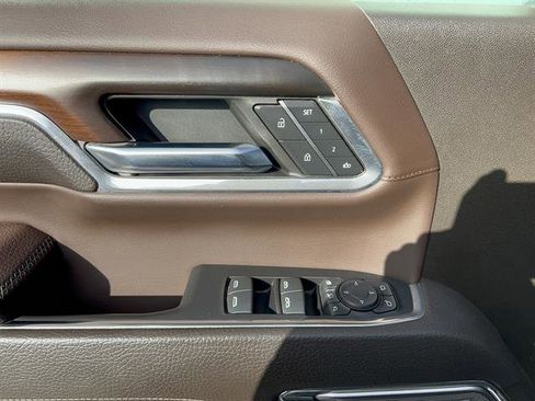 Used 2024 GMC Sierra 3500 Denali image 13