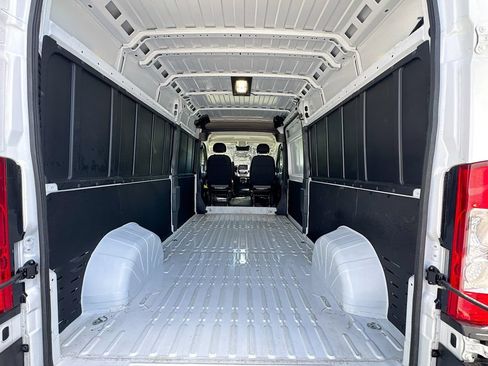 Used 2026 RAM ProMaster 2500 w/ Convenience Group FWD image 10