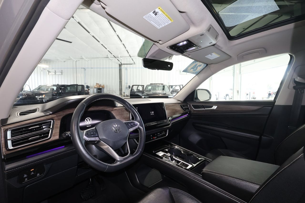 Used 2024 Volkswagen Atlas SEL AWD/4WD image 9
