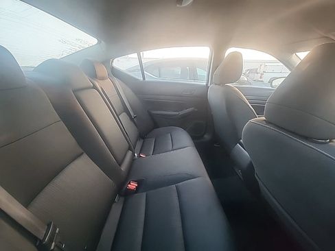 Used 2024 Nissan Altima 2.5 SV FWD image 4