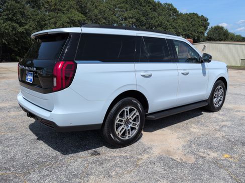 Certified 2025 Ford Expedition Active RWD image 3