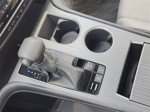 Used 2025 Toyota Sienna LE image 15