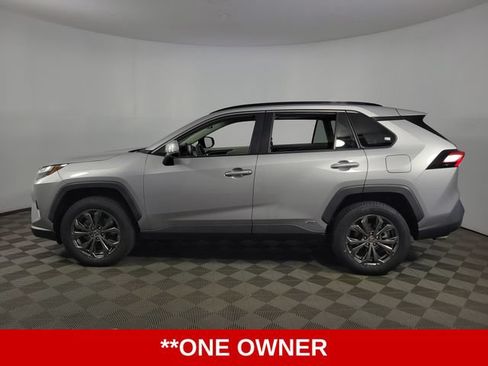 Used 2022 Toyota RAV4 XLE Premium AWD/4WD image 5