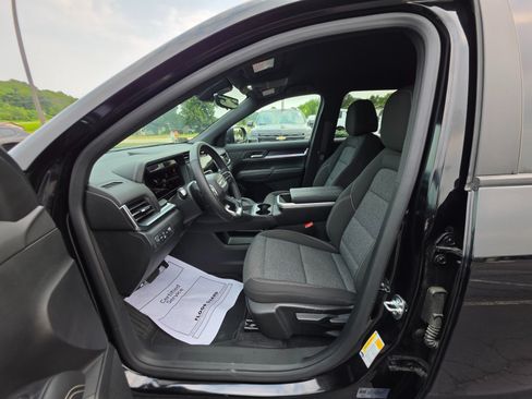 Used 2025 GMC Terrain Elevation w/ Technology Package II AWD/4WD image 28