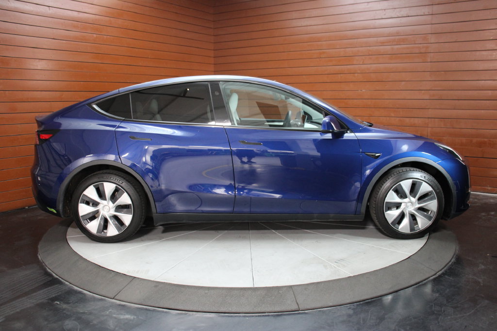 Used 2023 Tesla Model Y Long Range AWD/4WD image 22