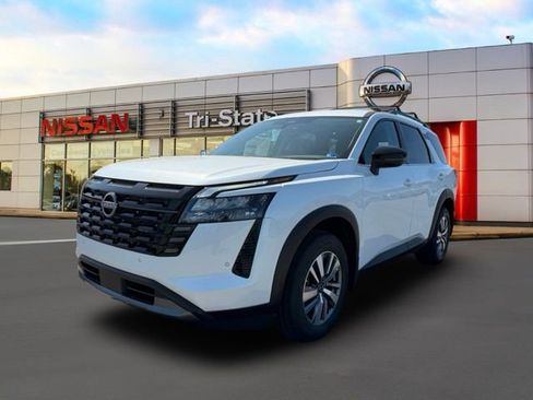 New 2026 Nissan Pathfinder SL image 2