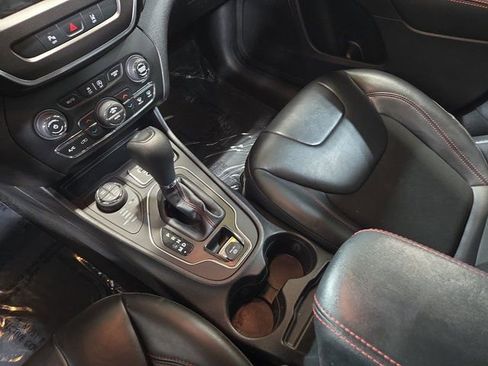 Used 2021 Jeep Cherokee Trailhawk w/ Trailer Tow Group image 27