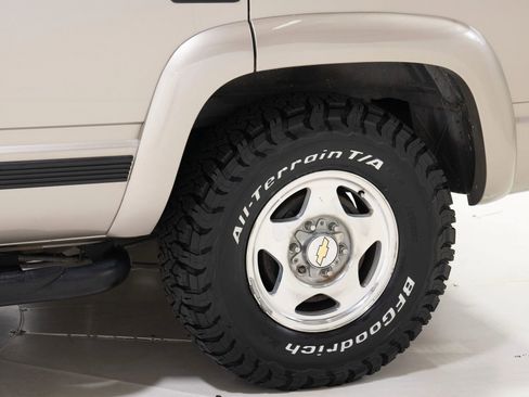 Used 2000 Chevrolet Tahoe Z71 w/ Comfort & Security Pkg image 89