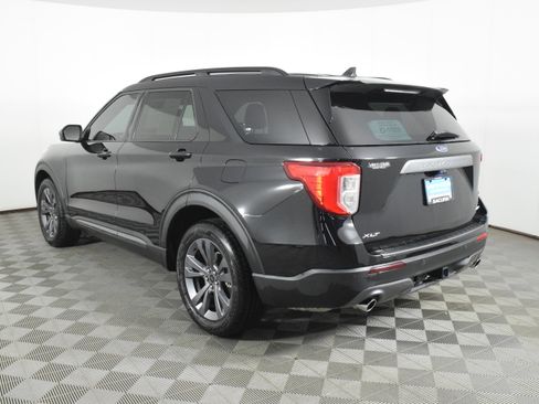 Used 2023 Ford Explorer XLT w/ Equipment Group 202A AWD/4WD image 8