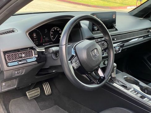 Used 2025 Honda Civic Sport image 10