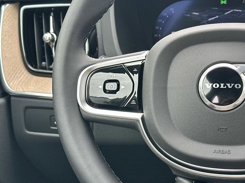 New 2026 Volvo XC60 B5 Core image 8