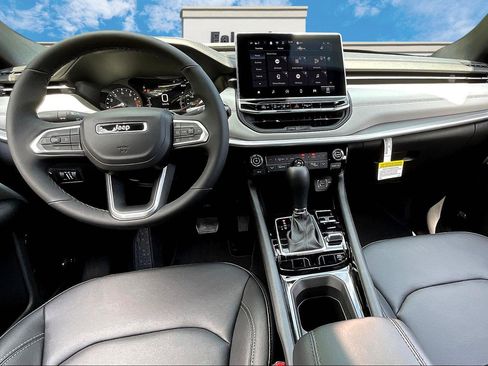 New 2025 Jeep Compass Limited w/ Sun & Sound Group image 5