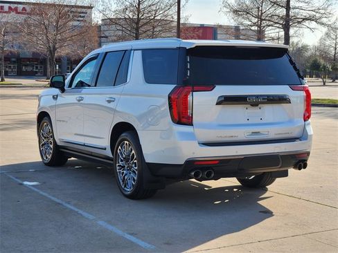 Used 2024 GMC Yukon Denali Ultimate w/ LPO, Floor Liner Package image 7