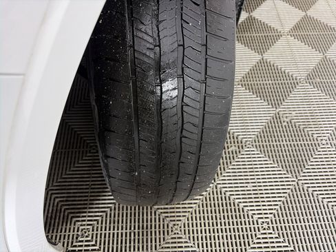 Used 2019 Buick Envision Essence image 12