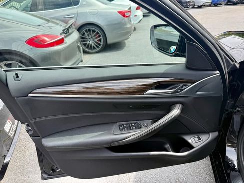 Used 2018 BMW 540i RWD image 9
