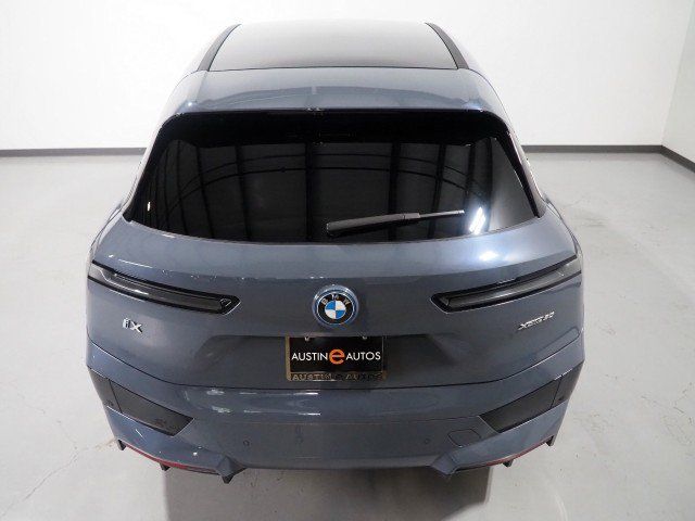 Used 2024 BMW iX xDrive50 w/ Sport Package AWD/4WD image 7