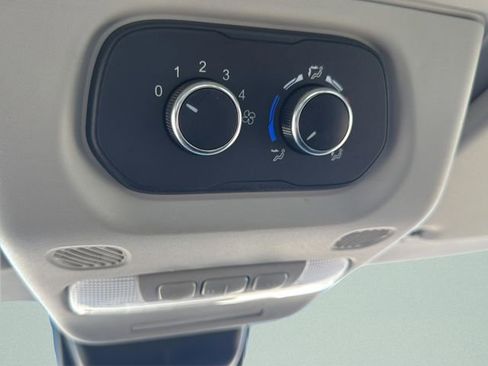 Used 2020 Ford Transit 350 XLT image 25
