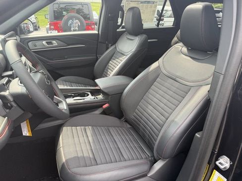 New 2026 Ford Explorer ST-Line w/ ST-Line Street Pack AWD/4WD image 9