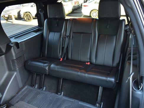 Used 2015 Ford Expedition Platinum image 26