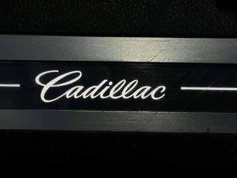 Used 2018 Cadillac Escalade ESV Premium Luxury image 50