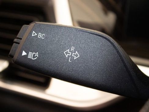 Used 2025 BMW X5 xDrive50e image 28