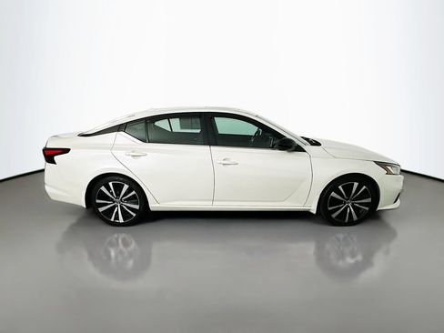 Used 2020 Nissan Altima 2.5 SR w/ Premium Package FWD image 8